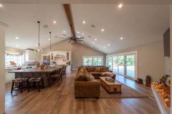 1 HOUSE WITH 2 KITCHENS