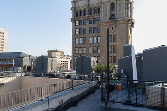 Enlarge photo 24