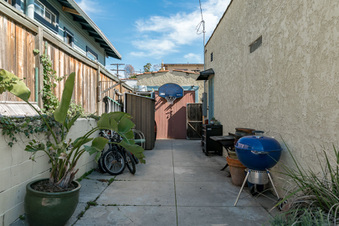 Enlarge photo 32