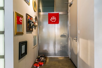 Enlarge photo 4