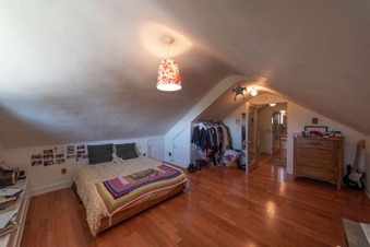 Enlarge photo 69
