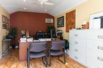 Enlarge photo 40