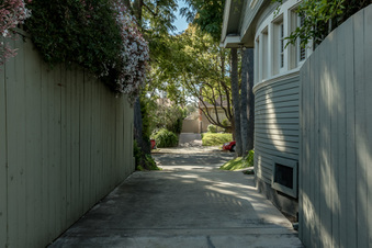Enlarge photo 42