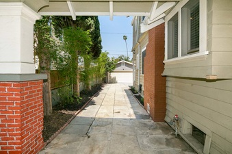 Enlarge photo 36