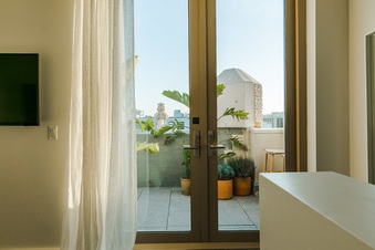Enlarge photo 19