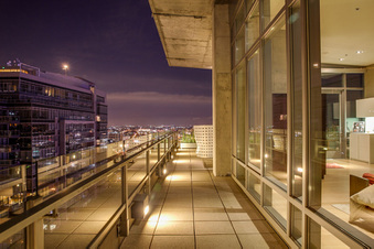 Enlarge photo 91