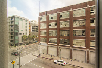 Enlarge photo 35