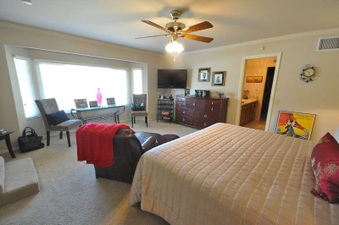 Enlarge photo 35