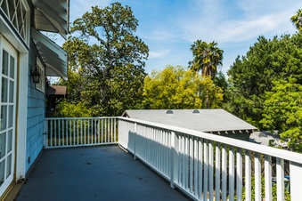 Enlarge photo 38