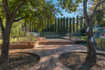 Enlarge photo 36