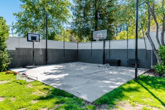 Enlarge photo 40