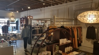 VINTAGE CLOTHING - YORK BLVD