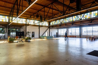 JEWELS WAREHOUSE