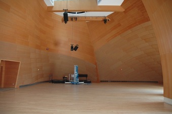 ELI BROAD LOBBY / DISNEY