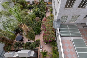 Enlarge photo 34