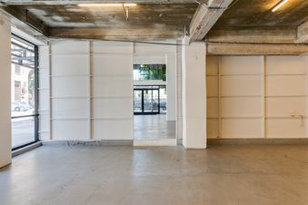 Enlarge photo 11