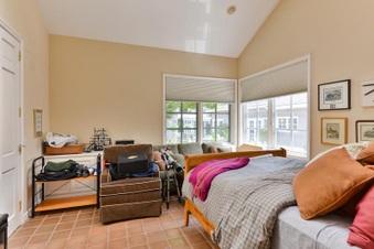 Enlarge photo 54