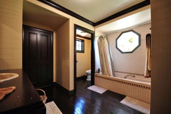 Enlarge photo 49