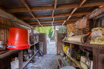 Enlarge photo 127