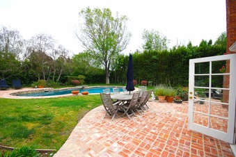 Enlarge photo 52