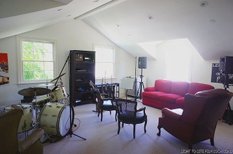Enlarge photo 137