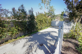 Enlarge photo 108