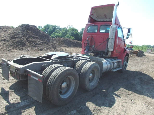 2007 Tandem Axle AT9500 Sterling Day Cab