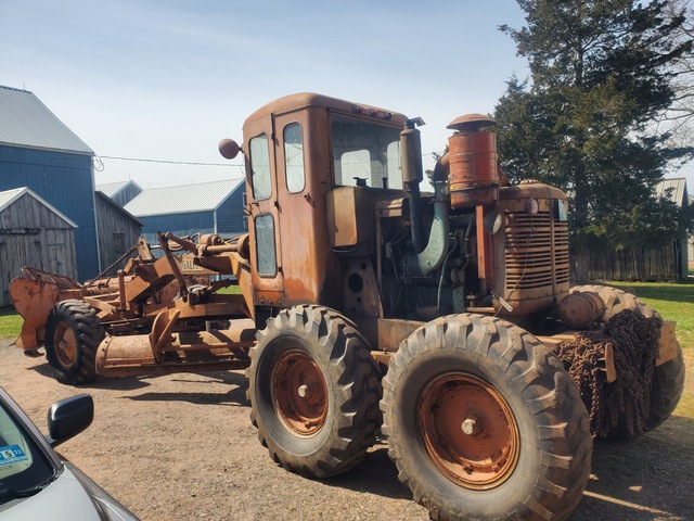 ANTIQUE ROAD GRADER - 1950 GALION 103