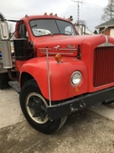 B61 B-Model Mack Tandem Axle Tractor