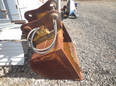 Bucket with Hydraulic Thumb