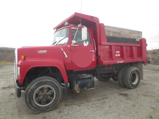 Single Axle Dump Truck Ford 8000L 8LL steel box Clean