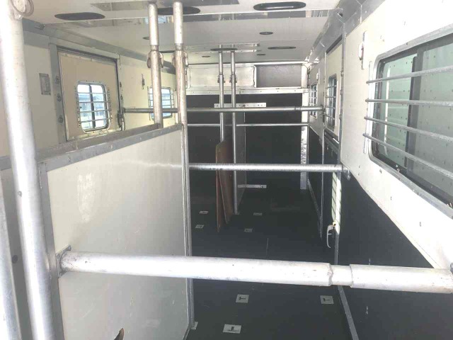 horse trailer with living quarters | horse van | 7 horse hauler eby van