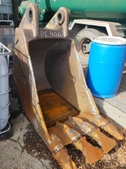  Komatsu pc400 36'' trenching bucket