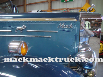 Enlarge photo 526