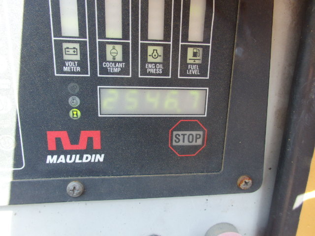 used 2006 Mauldin 1750C Asphalt Paver 8' to 15'.5'' 8 Ton Hopper 2006 Mauldin 1750C Asphalt Paver