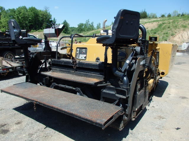 used 2006 Mauldin 1750C Asphalt Paver 8' to 15'.5'' 8 Ton Hopper 2006 Mauldin 1750C Asphalt Paver