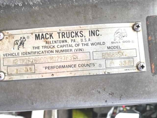 RD688SX R-Model Mack Tandem Dump Truck