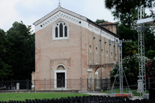 Enlarge photo 1