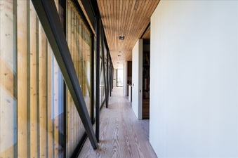 Enlarge photo 53