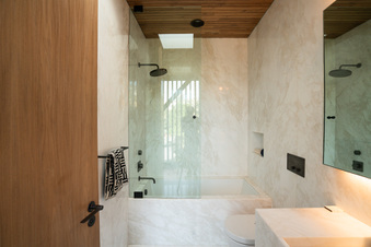 Enlarge photo 90