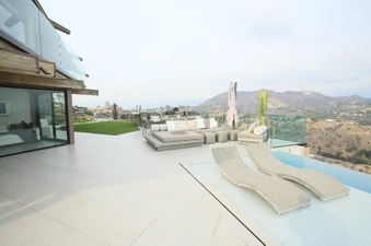 Enlarge photo 35