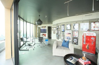 Enlarge photo 18