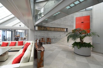 Enlarge photo 32
