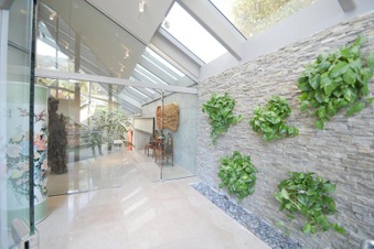 Enlarge photo 53