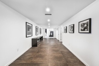 Enlarge photo 103