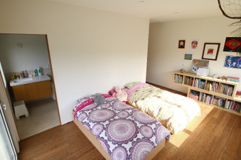 Enlarge photo 33