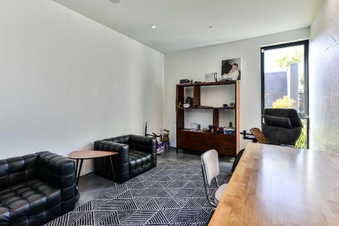 Enlarge photo 27