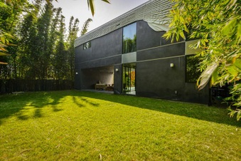 Enlarge photo 54