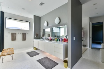 Enlarge photo 67