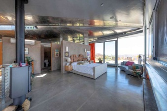 Enlarge photo 32